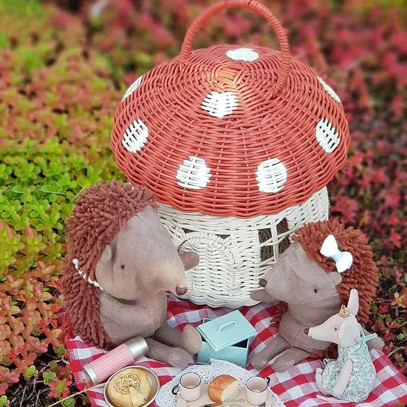 Cute Rattan Mushroom Basket Hand Woven Wicker Storage Baskets Beach Straw Organizer Box for Kids Summer Vacation Picnic Basket