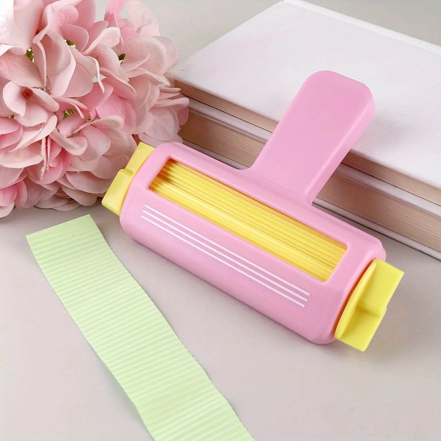 Stripe Pattern Plastic Embosser &ndash; Durable Crafting Roller for Enhanced Paper Textures, Back-to-School Projects & Stationery