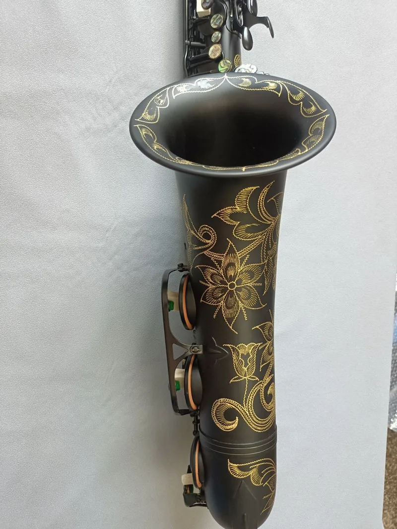 High-End Suzuki Woodwind Instrument-Pro Series Tenor Sax in Bb with Accessory Kit