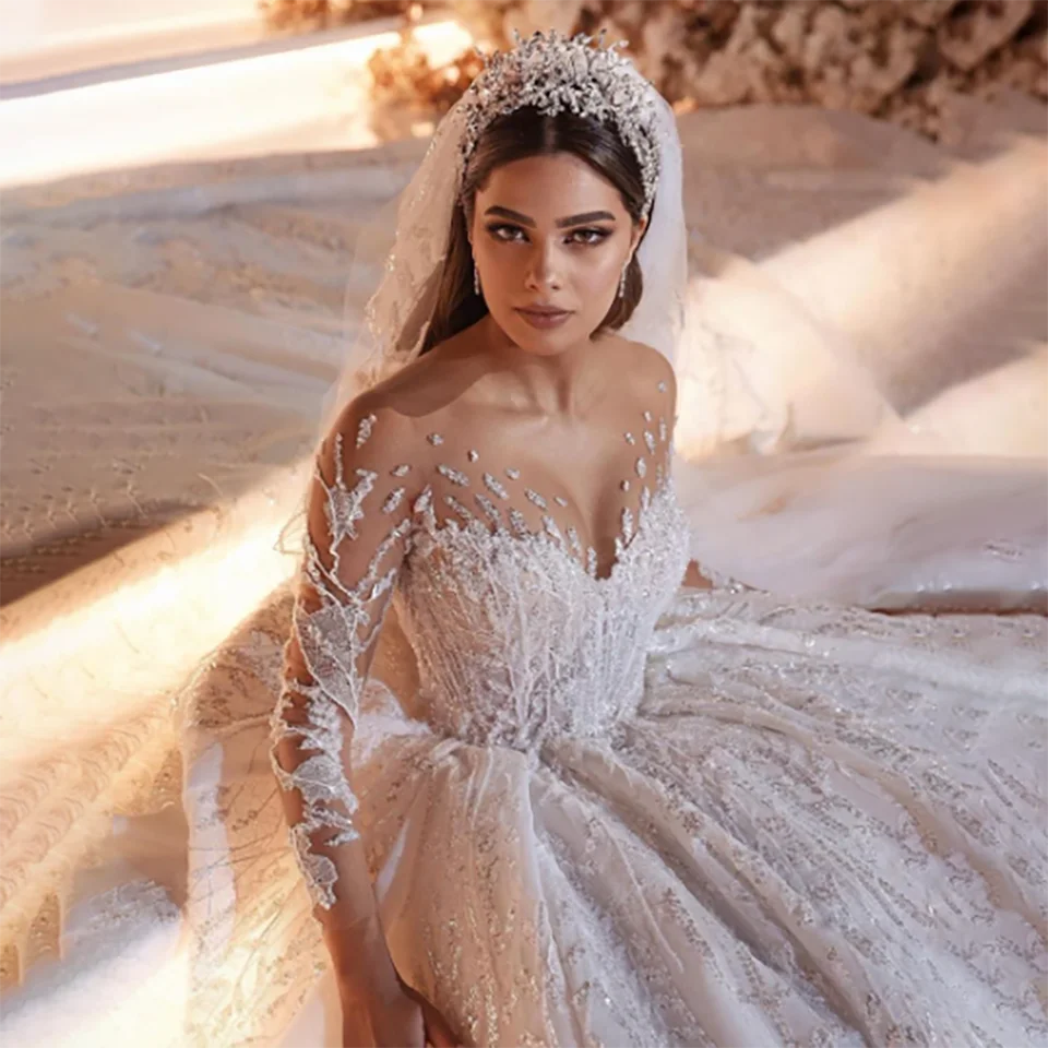 Maßgeschneiderte Luxus-Hochzeitskleider im Dubai-Stil mit Glanzperlen und Pailletten, Ballkleid-Schnitt, Rüschen, Illusions-Design und Schleppe aus Tüll für 2026 – Detail 4