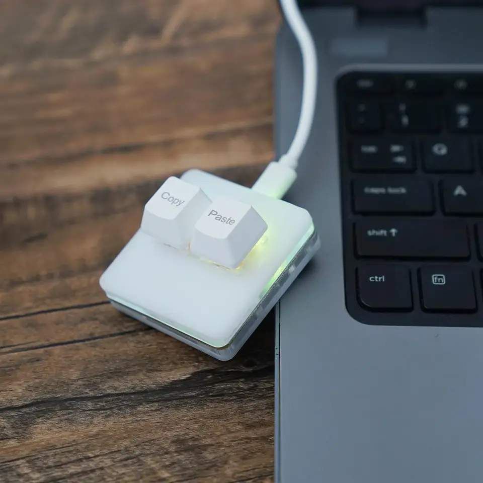 Fluaonb Mini 4 Seleziona Copia Incolla Taglia Tutto Macro Pad di Scelta Rapida Tastiera con Una Sola Mano Tastiera Meccanica da Gioco RGB Tasto OSU Durevole
