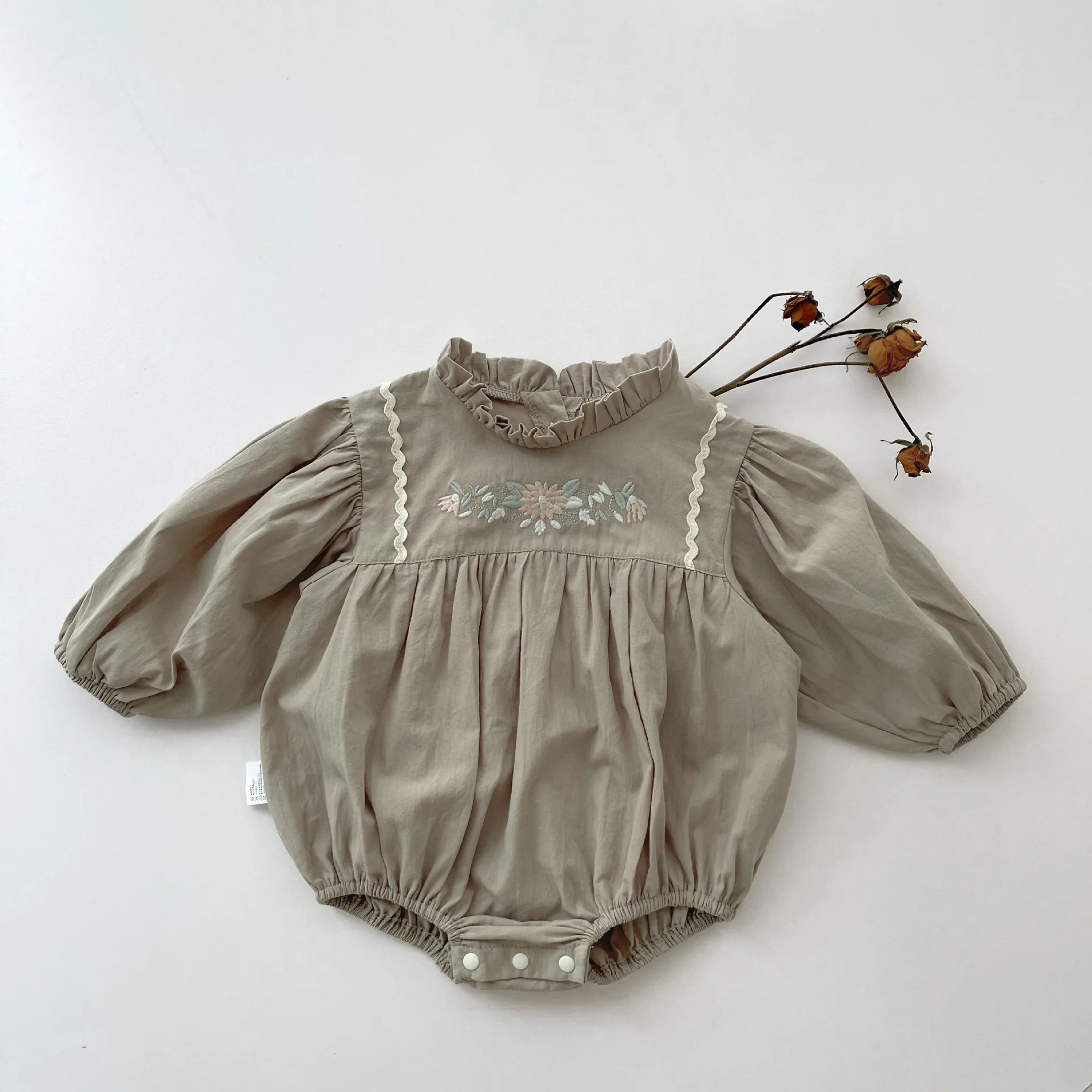 

Autumn Outfits Infant Retro Embroidery Flower Ruffle Collar Long Sleeve Bodysuit Boy Girl Baby Cotton Simple Casual Loose Onesie