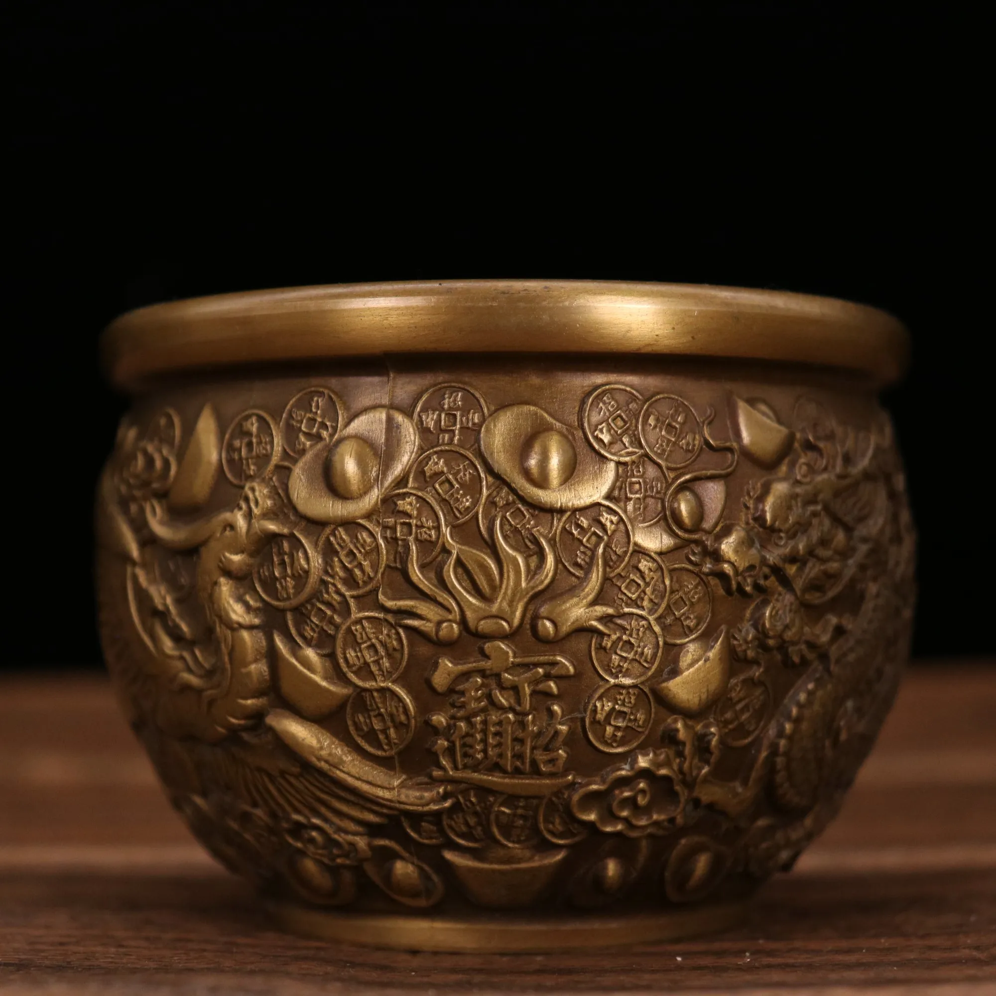 

Exquisitely Carved Dragon Phoenix Jars Unique Home Craftsmanship Antique Collection