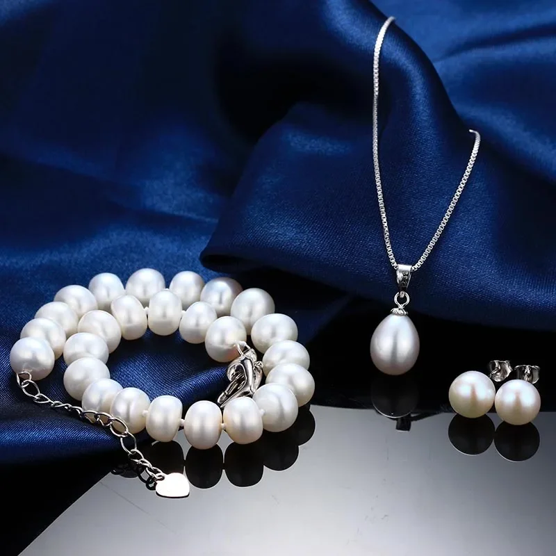 Women Pearl Jewelry Set Necklace Earrings Bracelet