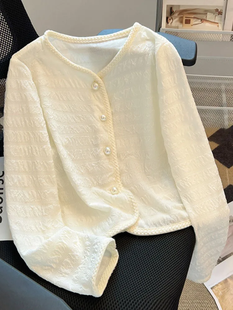 

Рубашка женская демисезонная с V-образным вырезом, на пуговицах с жемчугом