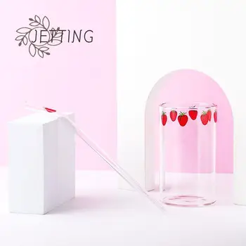 Ins Nana Strawberry Glasses tazze di acqua al latte per caffè resistenti al calore con cannucce Clear Cute Juice Smoothie bevande fredde tazza di paglia 1