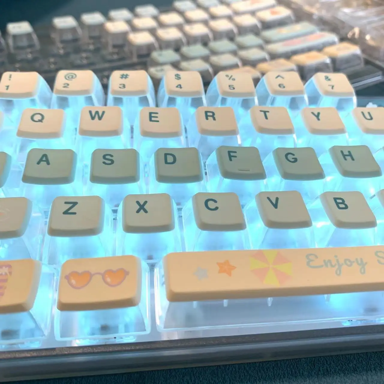 

Transparent Summer Keycaps PBT Keyboard Keycap Double Leather Milk Keycaps Hot Sublimation 116 Small Set Key Cap