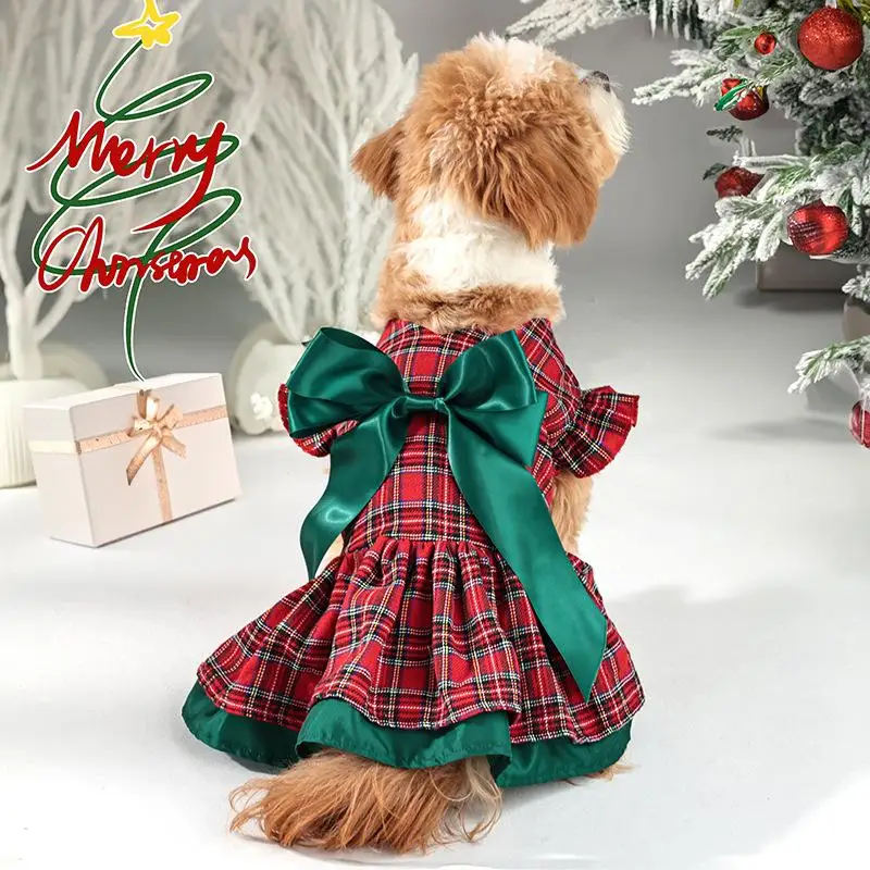 Julklänning för hund med rutmönster och volangärmar_voghion.com