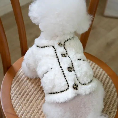 Veste Fourrure Chanel pour Chiens à 4 Boutons - 2025 - Vêtement et accessoires pour chiens - Doglovedesign