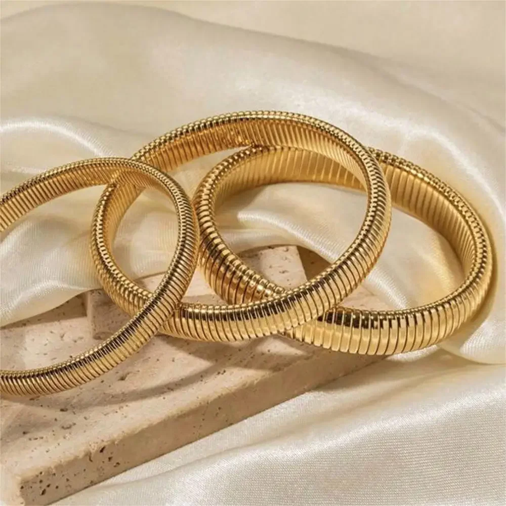 Luxurious Waterproof 18K Gold-Plated Stainless Steel Retro Bracelet