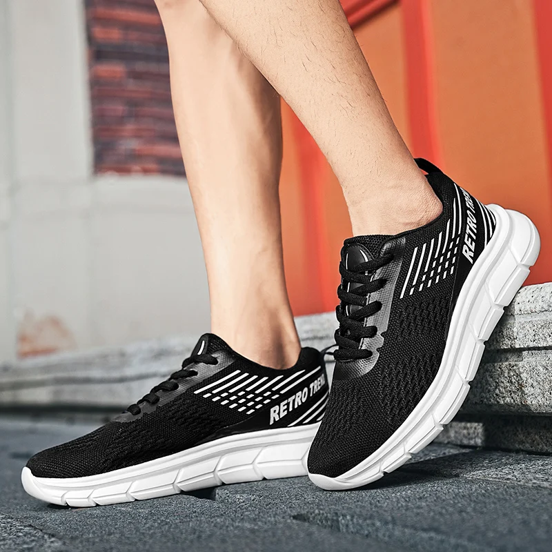 2024 New Red Men Running Shoes Cheap Lightweight Casual Sneakers Male Walking Trainers Breathable White Tennis Man Sports Shoes