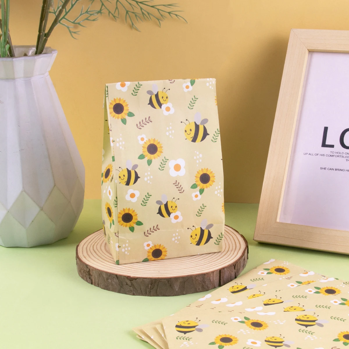 10/20PCS Yellow Bee Gift Bags – Cute Bee and Sunflower Print Paper Bags for Birthday Pa... - SKU YBGB2043 - UGI Packaging