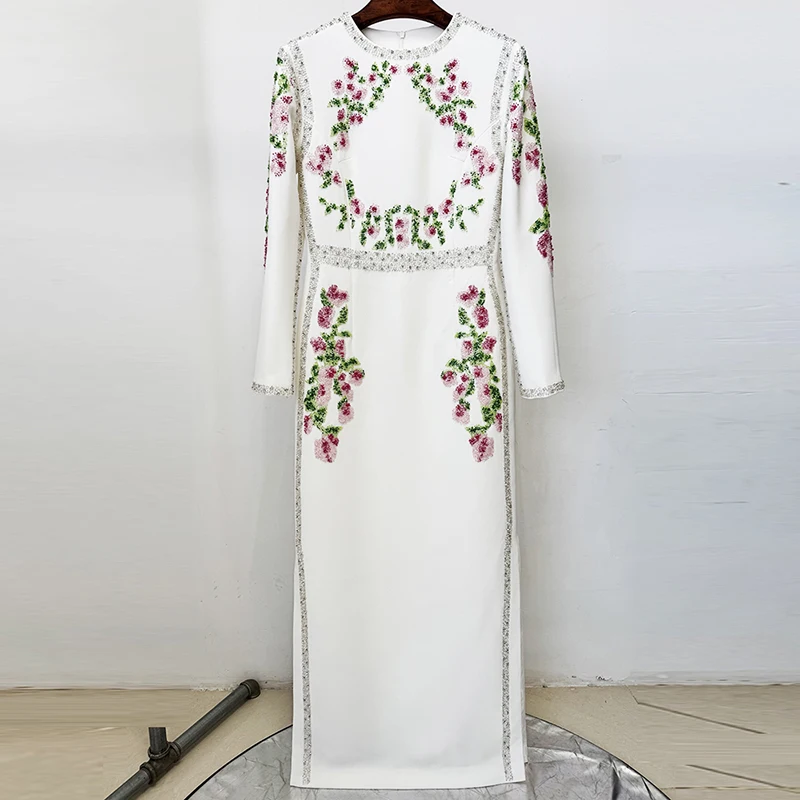 أحدث صيحات الموضة لعام 2026 من هاي ستريت، فستان سه...