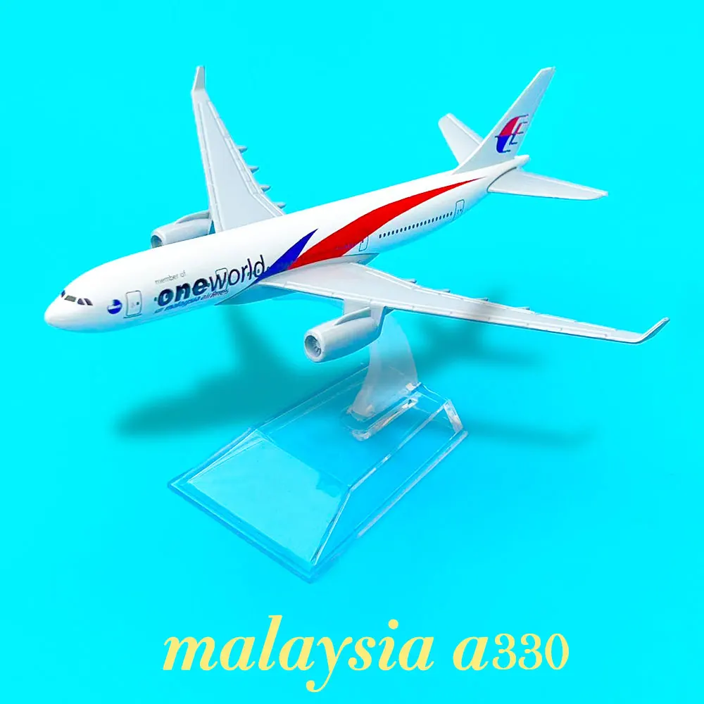 

Scale 1:400 MALAYSIA A330 Airlines Boeing Aircraft Model - Ideal Addition to any Diecast Aircraft Collection