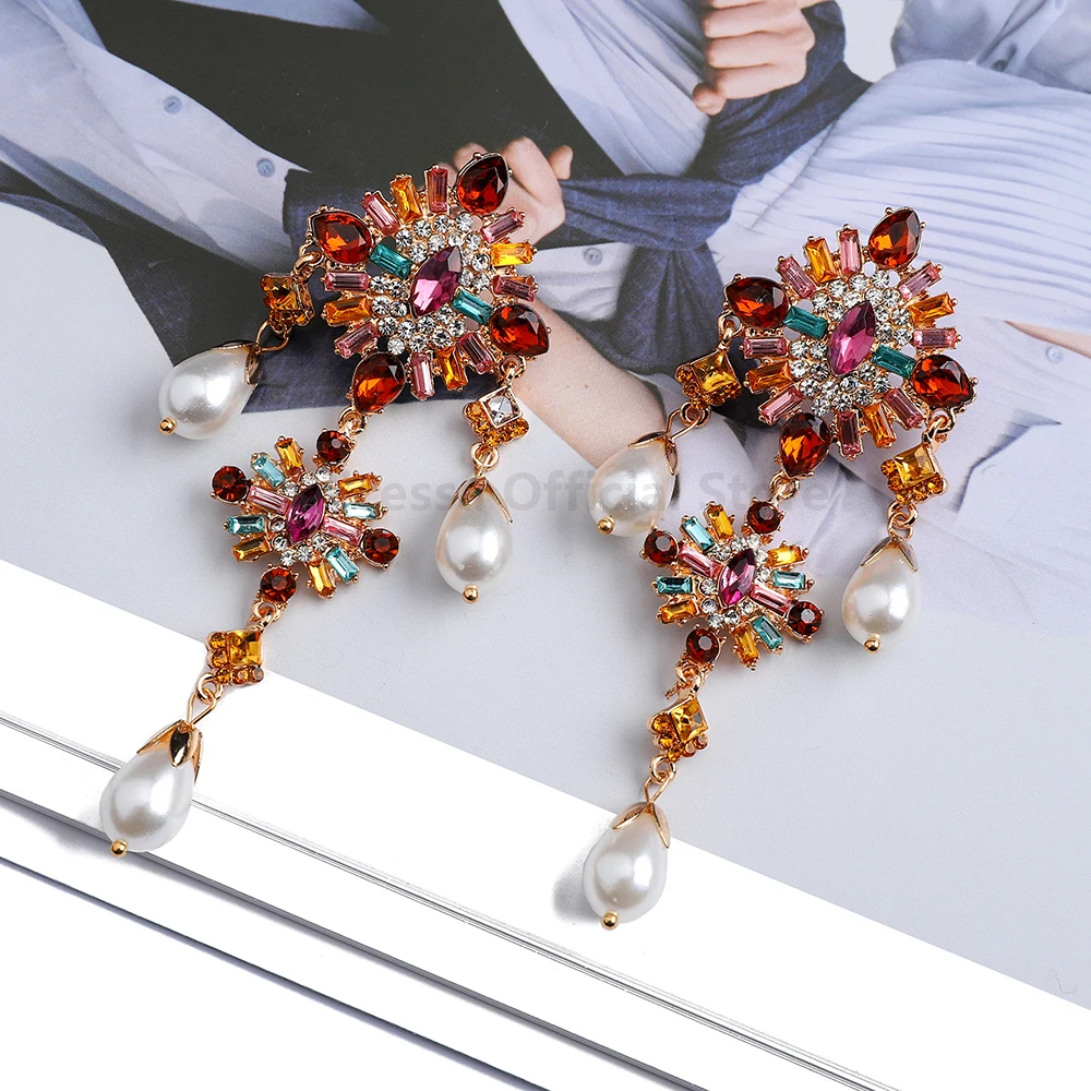 Ellemadera - Chic Vintage-Inspired Pearl Drop Earrings main image 1