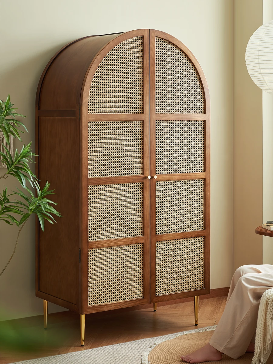 Рисунок 2 - Шкаф из ротанга в стиле ретро