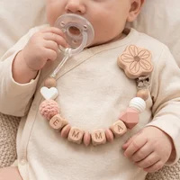 Attache-tétine personnalisée 2026 avec nom sur mesure, chaîne en bois, support de sucette en silicone sans BPA, cadeau de naissance 1