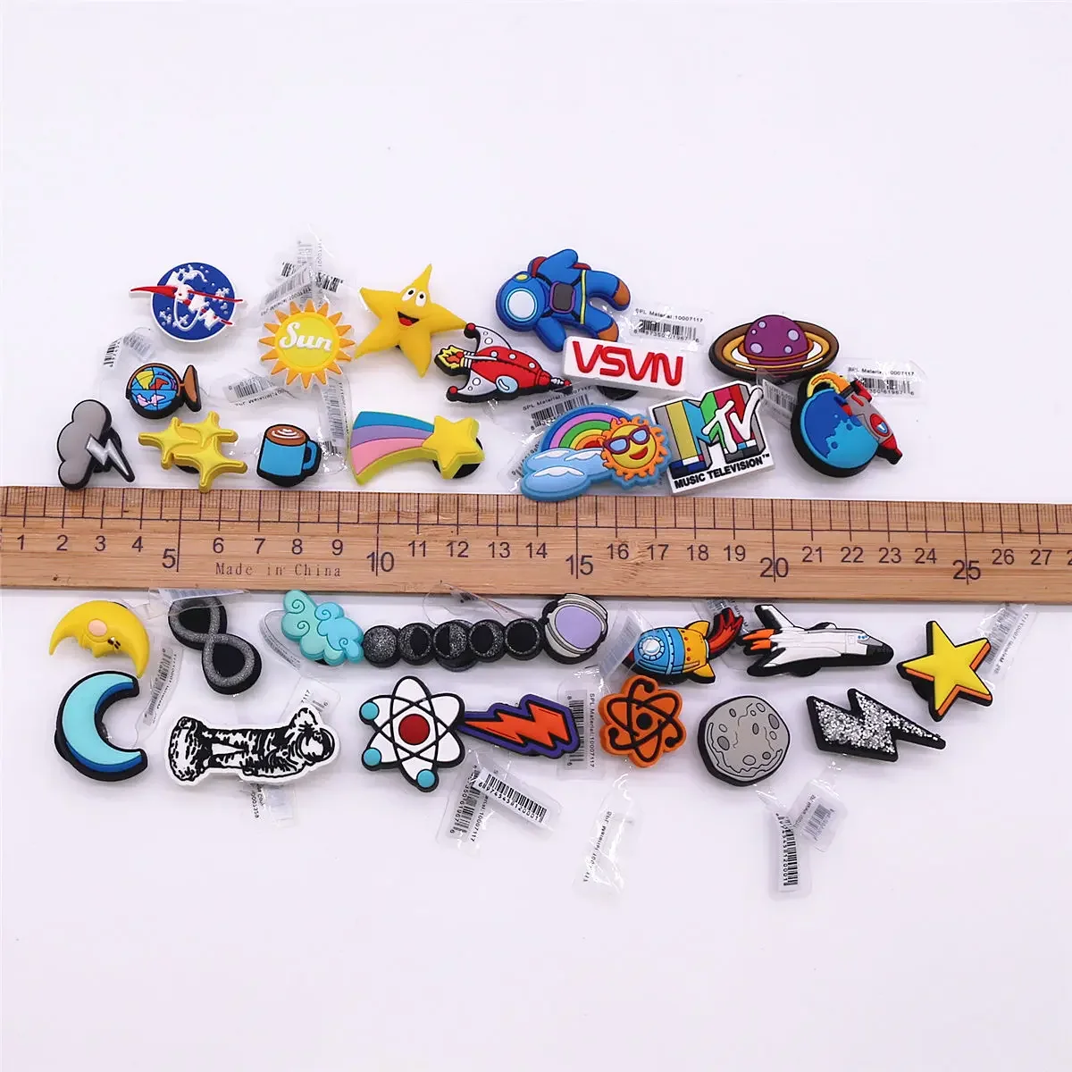 Original MTV Spaceman PVC Shoe Charms Decorations Designer Upper Buckle Accessories Planet Spacecraft Shapes Clog Pin Clips 1pcs