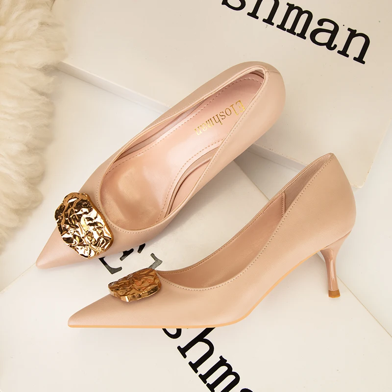 Sexy Metal Decoration Shoes Ladies Fashion Pointed Wedding Shoes Dress High Heels Casual Women's Shoes New Women's Shoes