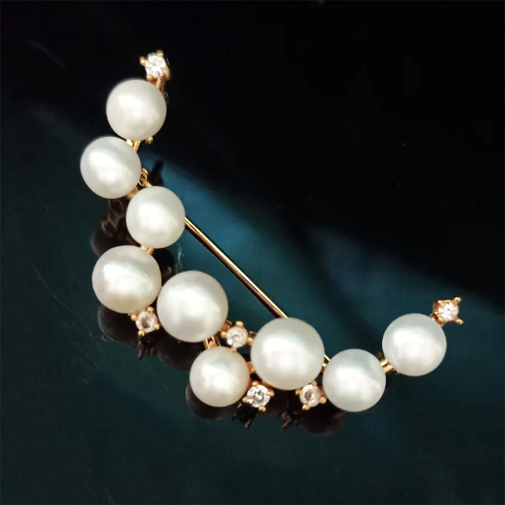 

High-grade Freshwater Pearl Corsage Simple and Atmospheric Moon Broochpins Zirconium Brooches Women's Delicate Coat Jacket Pin