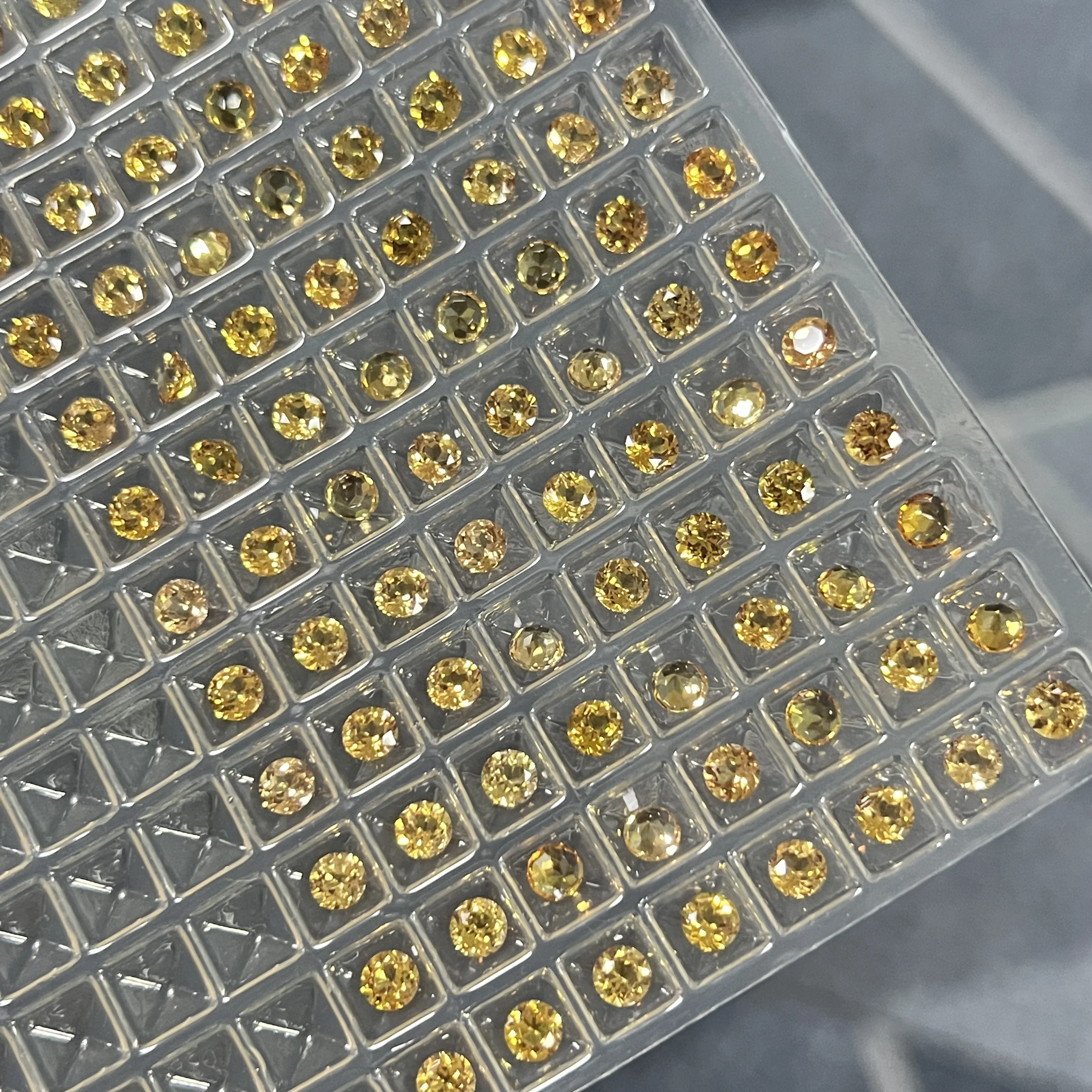 22# Yellow Golden Corundum Gems 4mm Round Brilliant Cut Gemstones For Jewelry