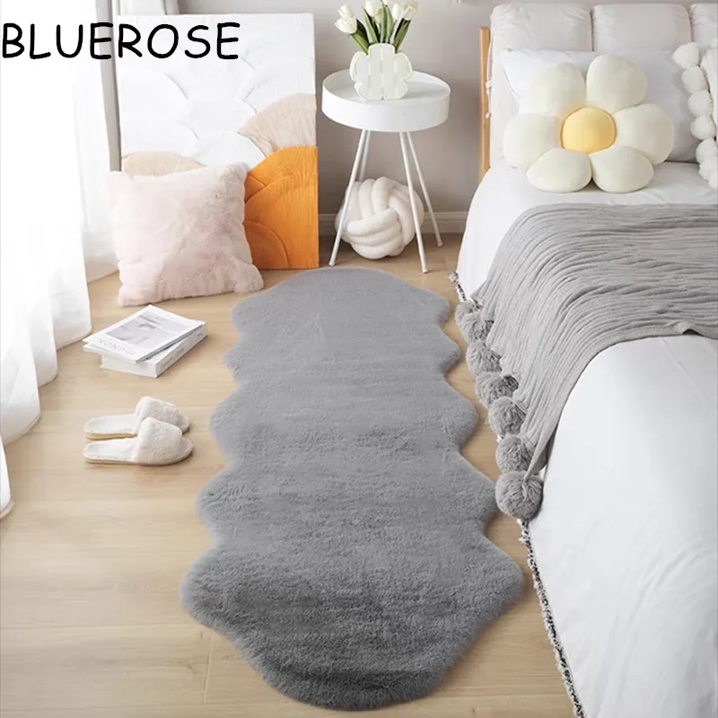 

Faux Rabbit Fur Area Rug Soft Fluffy Anti-slip Carpets for Living Room Shaggy Bedside Rugs Warm Faux Fur Couch Cover for Sofa