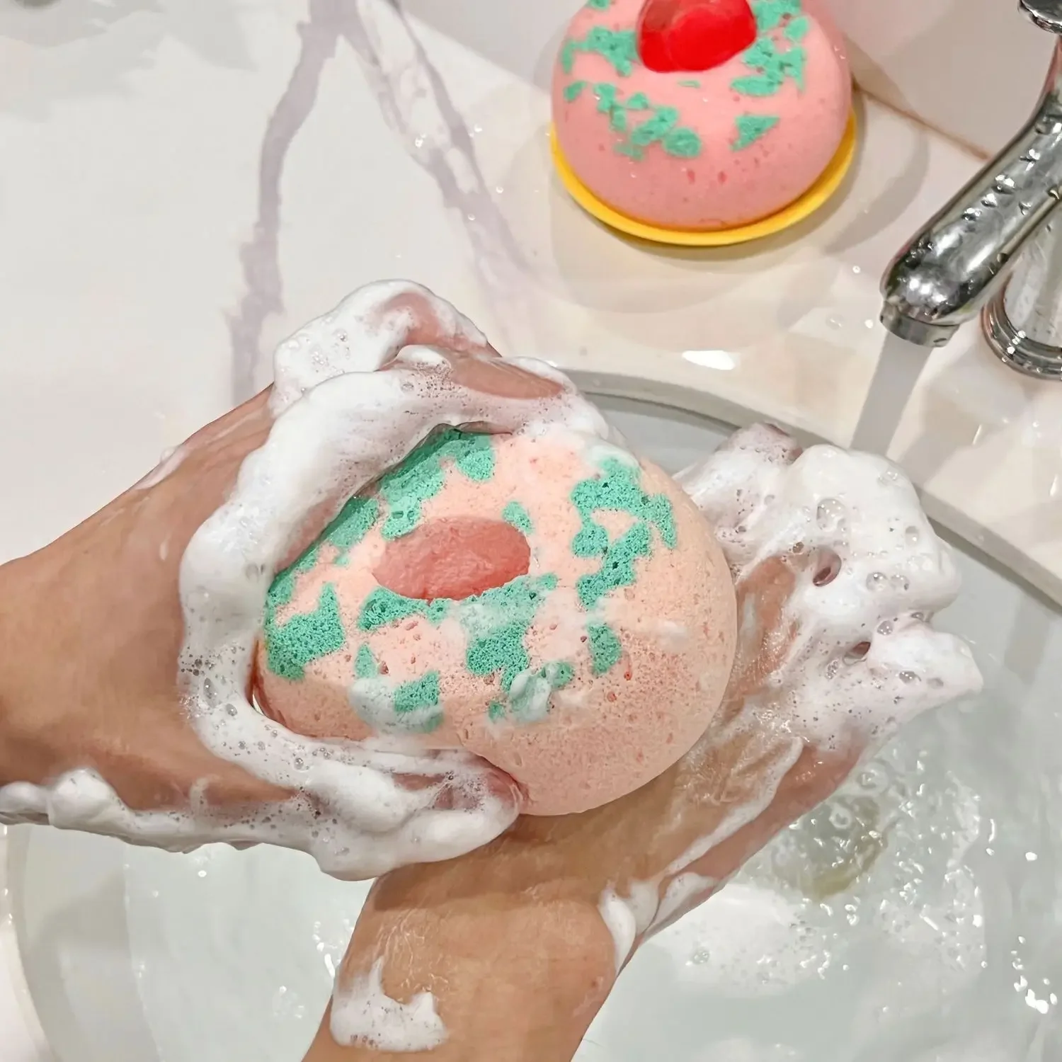 Soap sponge for bathing, face washing, bathing and lathering makka bath sponge pakka bath sponge 2