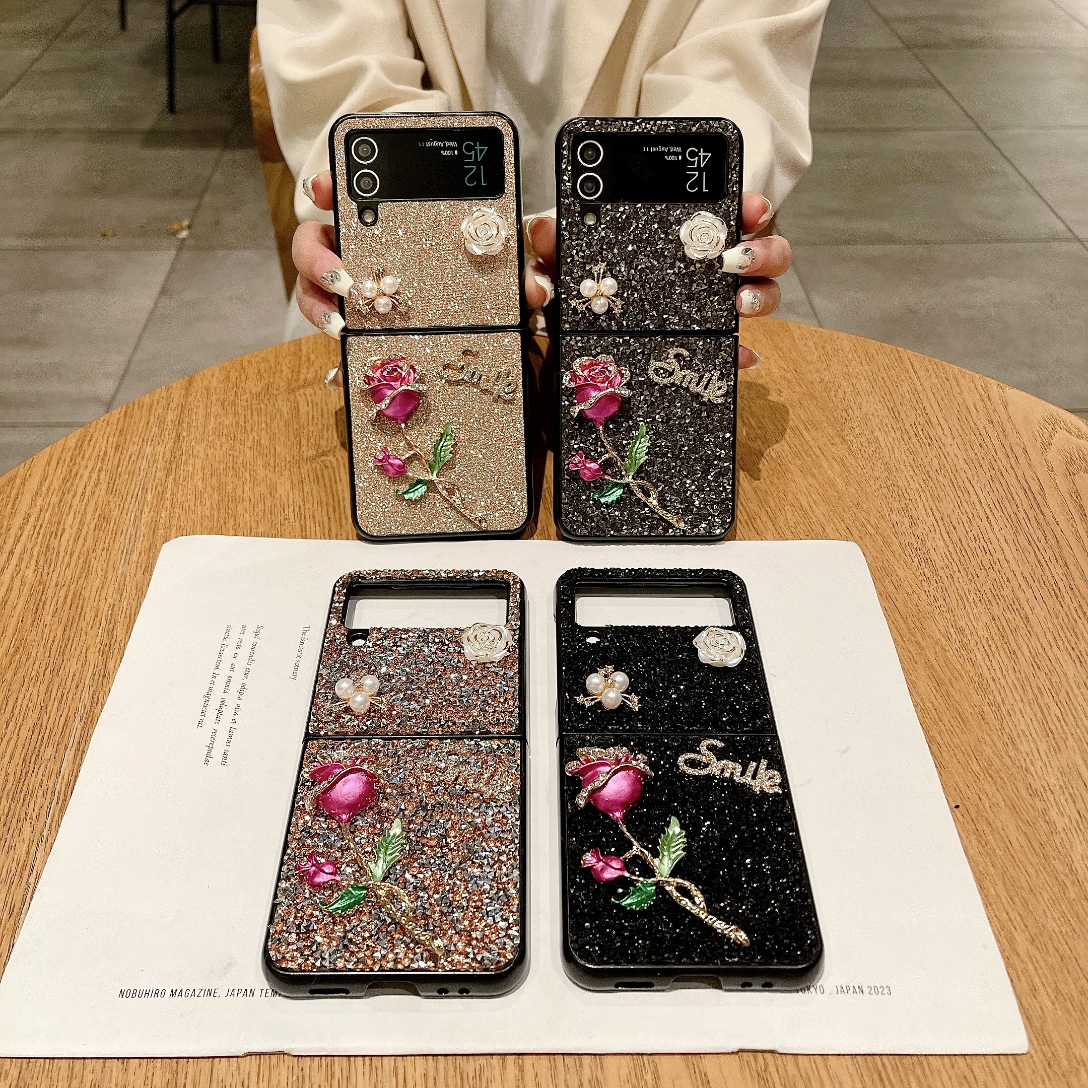 Glitter Diamond Rose Flower Smile Custodia Rigida Per Pc Antiurto Per Samsung Galaxy Z Flip 5 4 3 Cover Posteriore