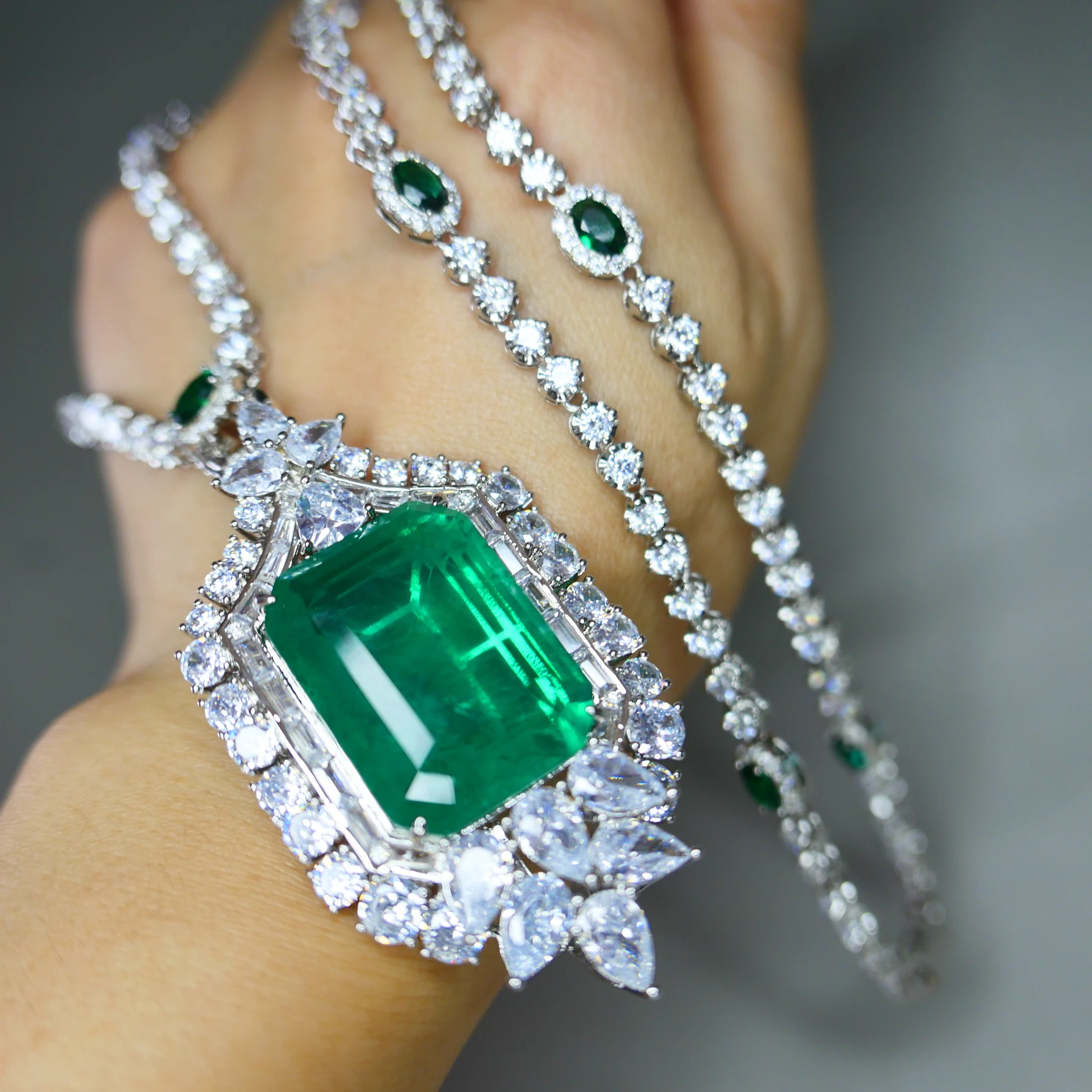 Luxury 10 Carat Emerald Cut Lab Made Green Emerald Necklace - 9K, 14K, –  Leyloon Jewelry