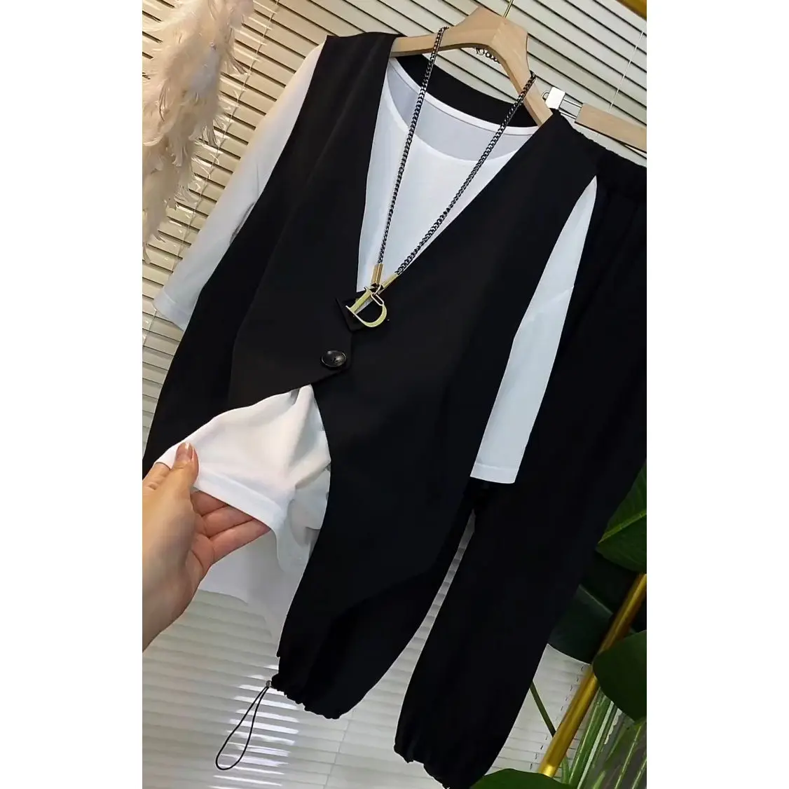 Fashion Women's Set Spring/Summer Korean Edition Tank Top T-shirt Casual Pants Slimming and Age Reducing Three Piece Set