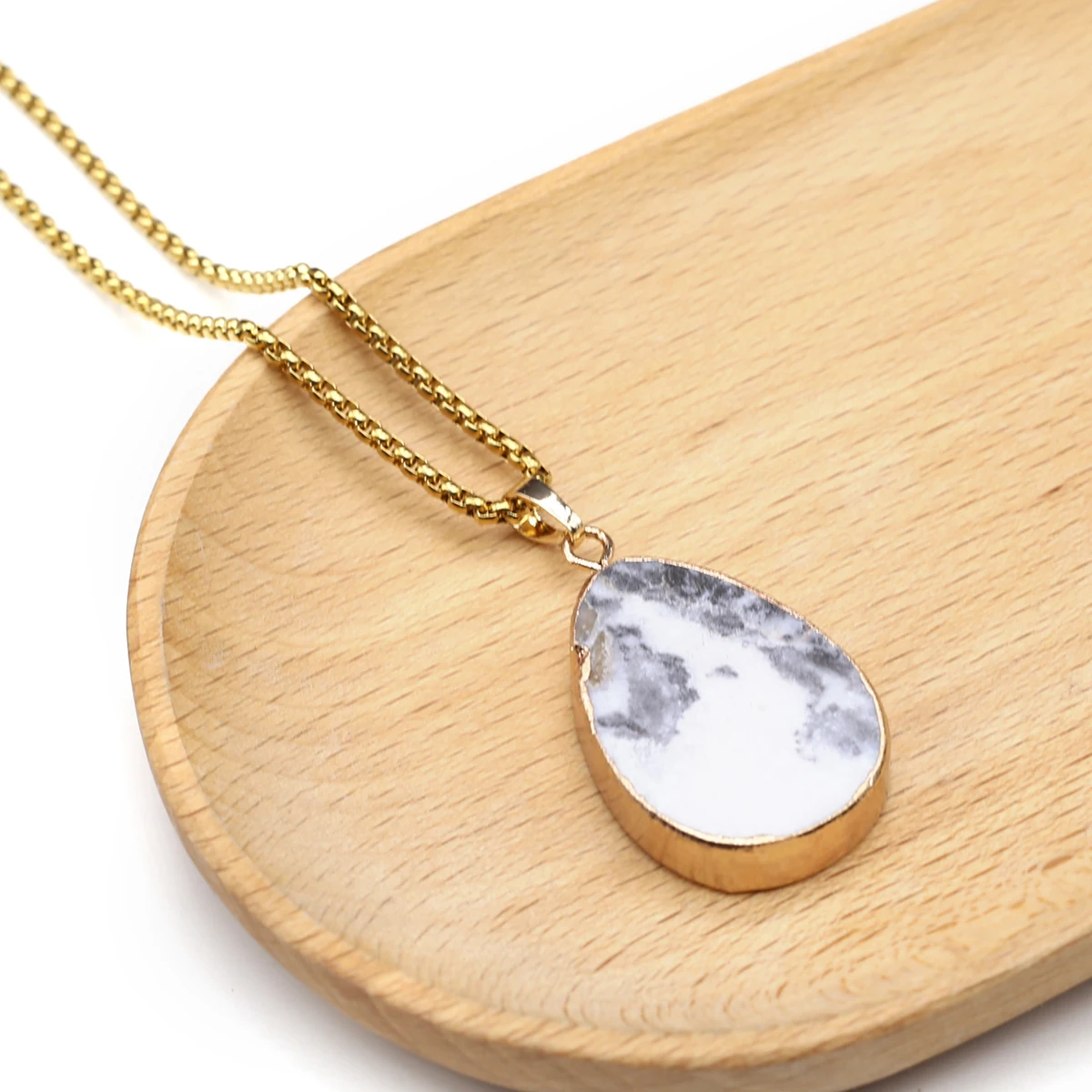

Natural Semiprecious White Turquoise Fat Droplet Shape Necklace Pendant Neutral Style Simple Jewelry Accessories Gift