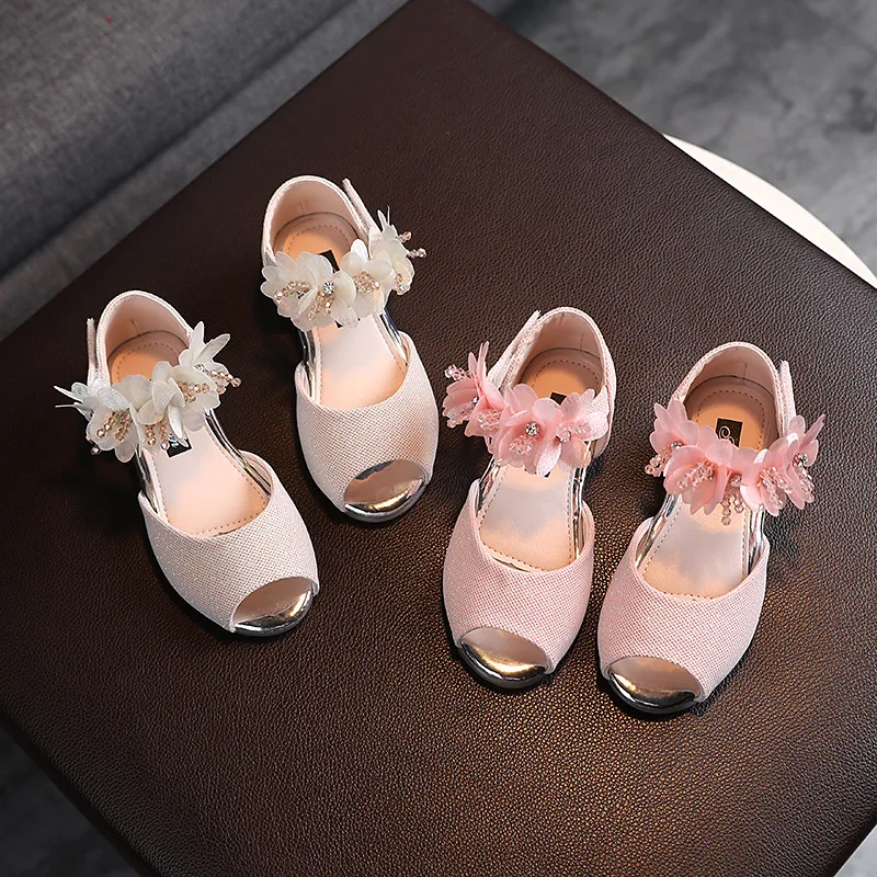

Летние детские сандалии для девочек, модные сандалии с открытым носком и цветами для маленьких девочек, танцевальная обувь с мягкой подошвой для маленьких детей, CSH1574