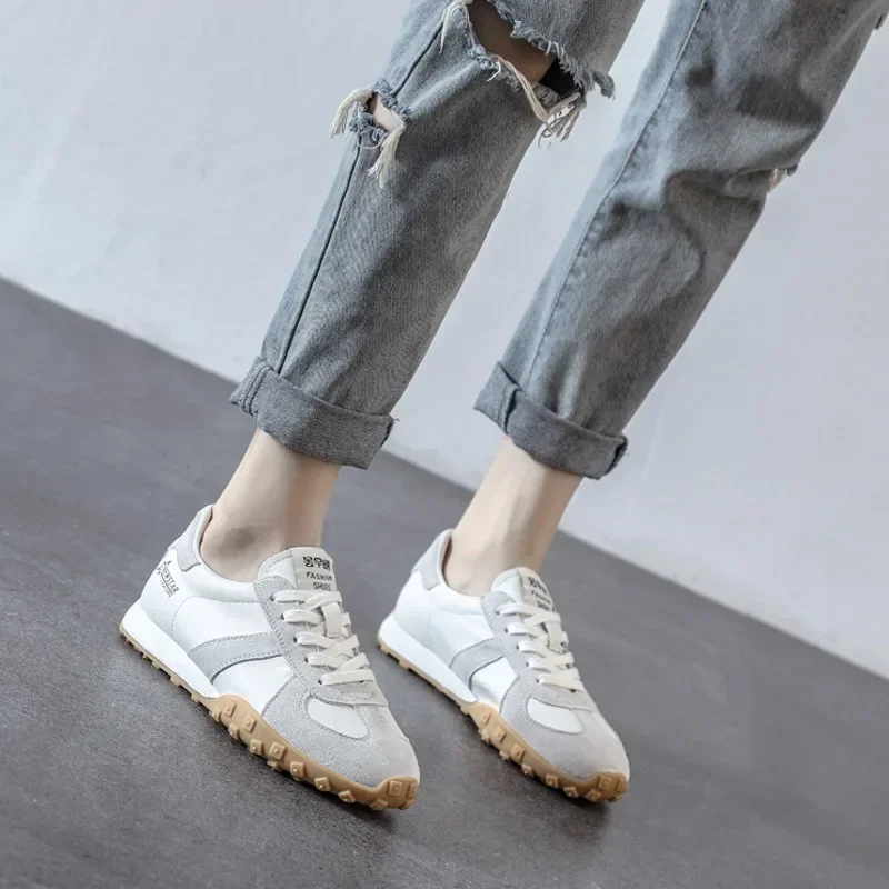 Women Soft Leather Shoes Comfortable Breathable Casual Sneaker 2023 Korean New Lace Up Non-slip Flat Sports Shoes Running Shoes 3