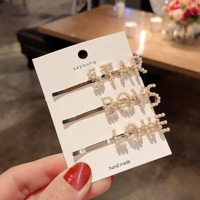 

Simple Metallic One Word Hair Clips Women Letters Face
