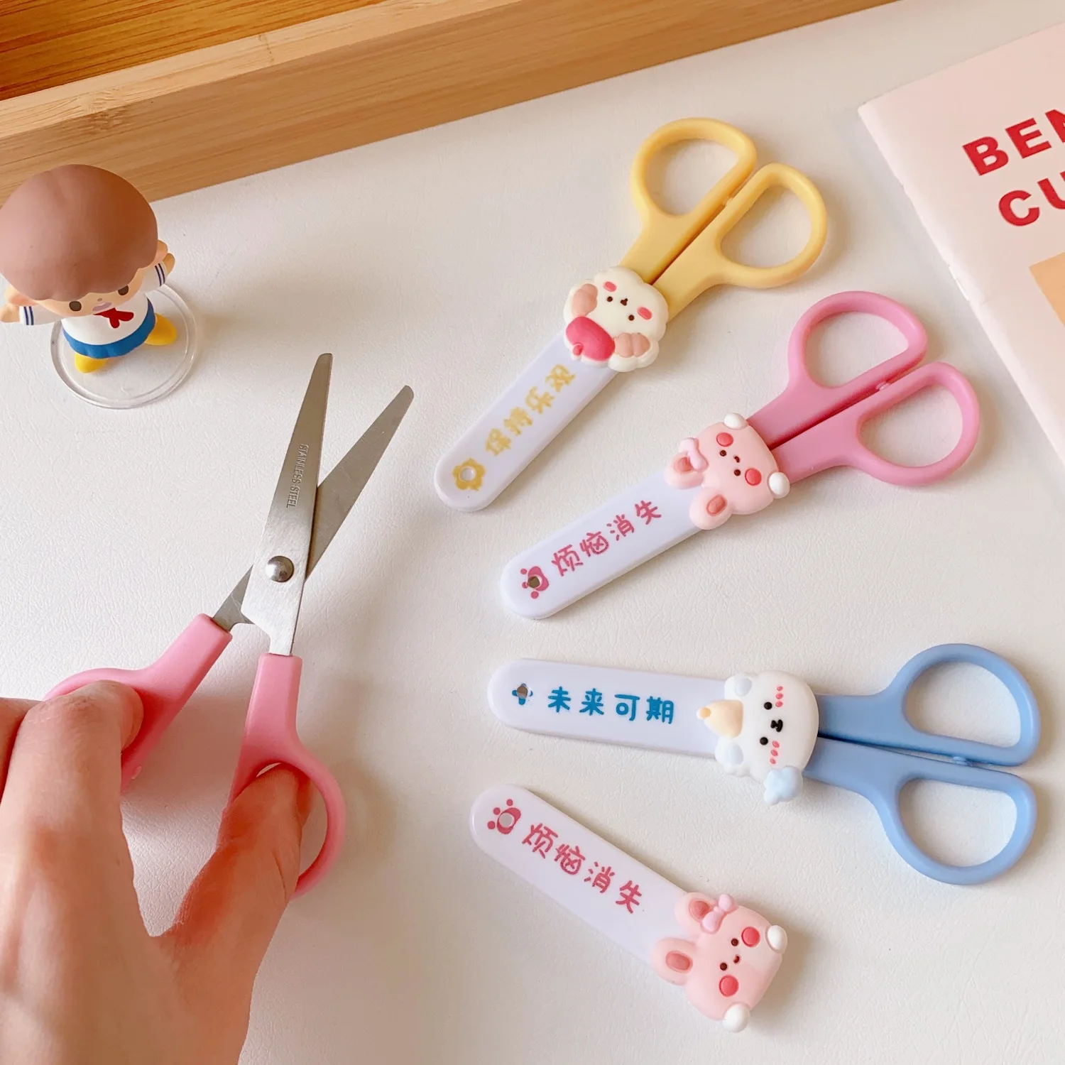 qucoqpe Kawaii Scissors for School Kids, Cute Animal Designs Toddler Safety  Plastic Scissor, Preschool Training Scissors Toddler Craft Scissors 