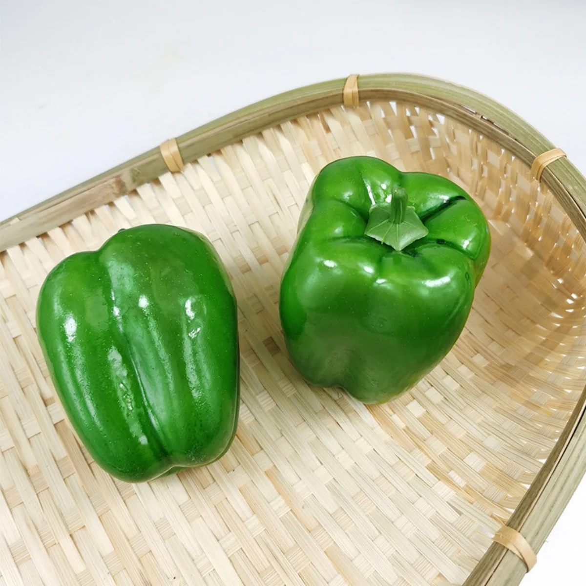 1pcs Simulated pepper model, simulated vegetable foam, simulated red,green and yellow pepper model, props, bell