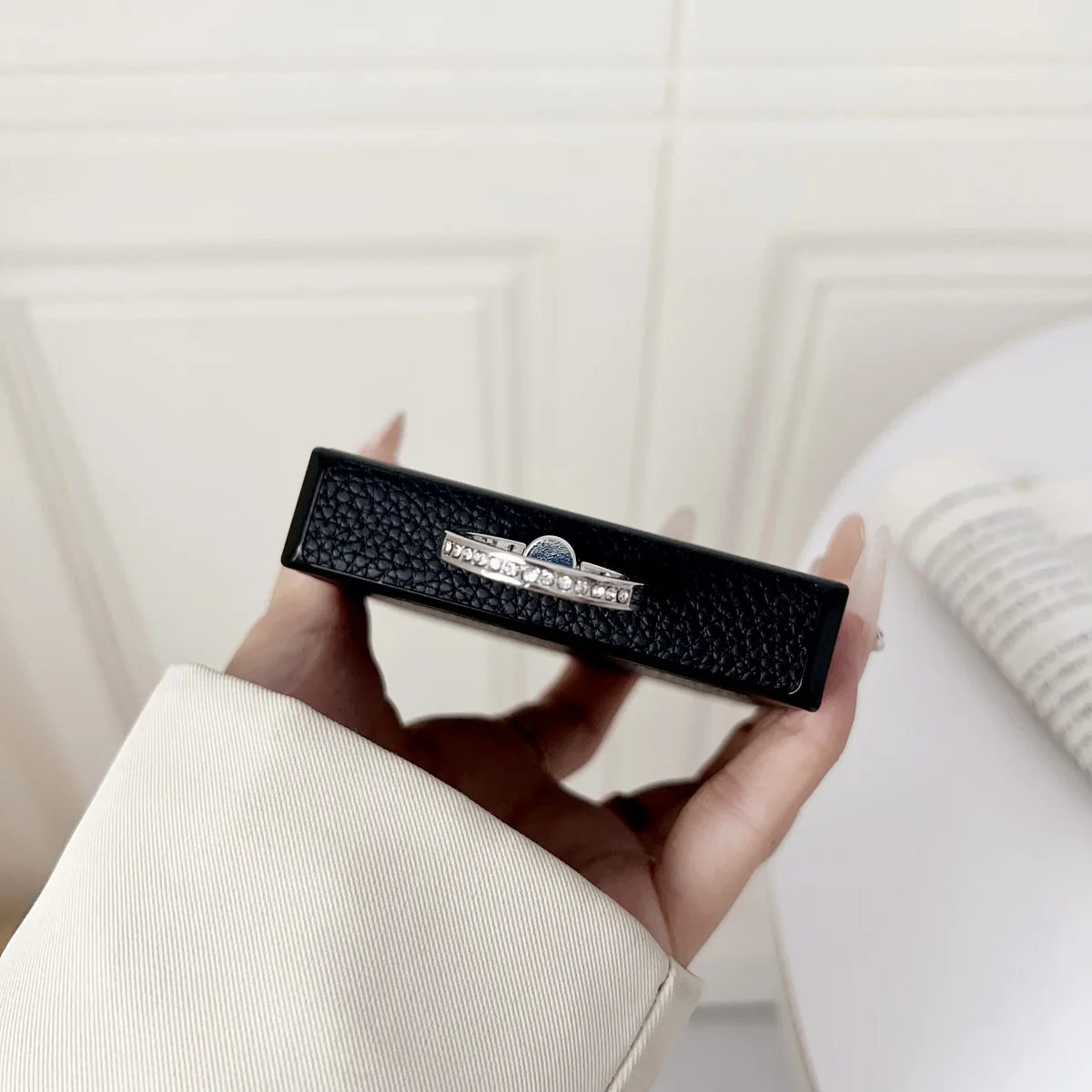 Luxury Lychee Pattern Leather Case with Metal Finger Ring Holder and Diamond Grip Buckle Bracket