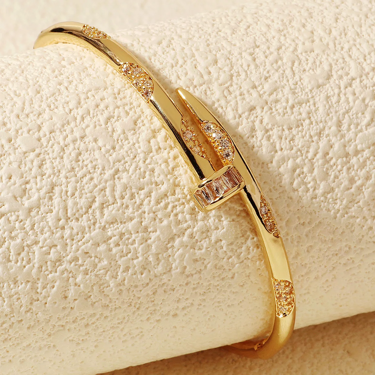 Copper And Zirconium Studded Bracelet Clip Design Fashion Women's Bracelet Daily Jewelry Accessories zircon bracelet,bangle bracelet