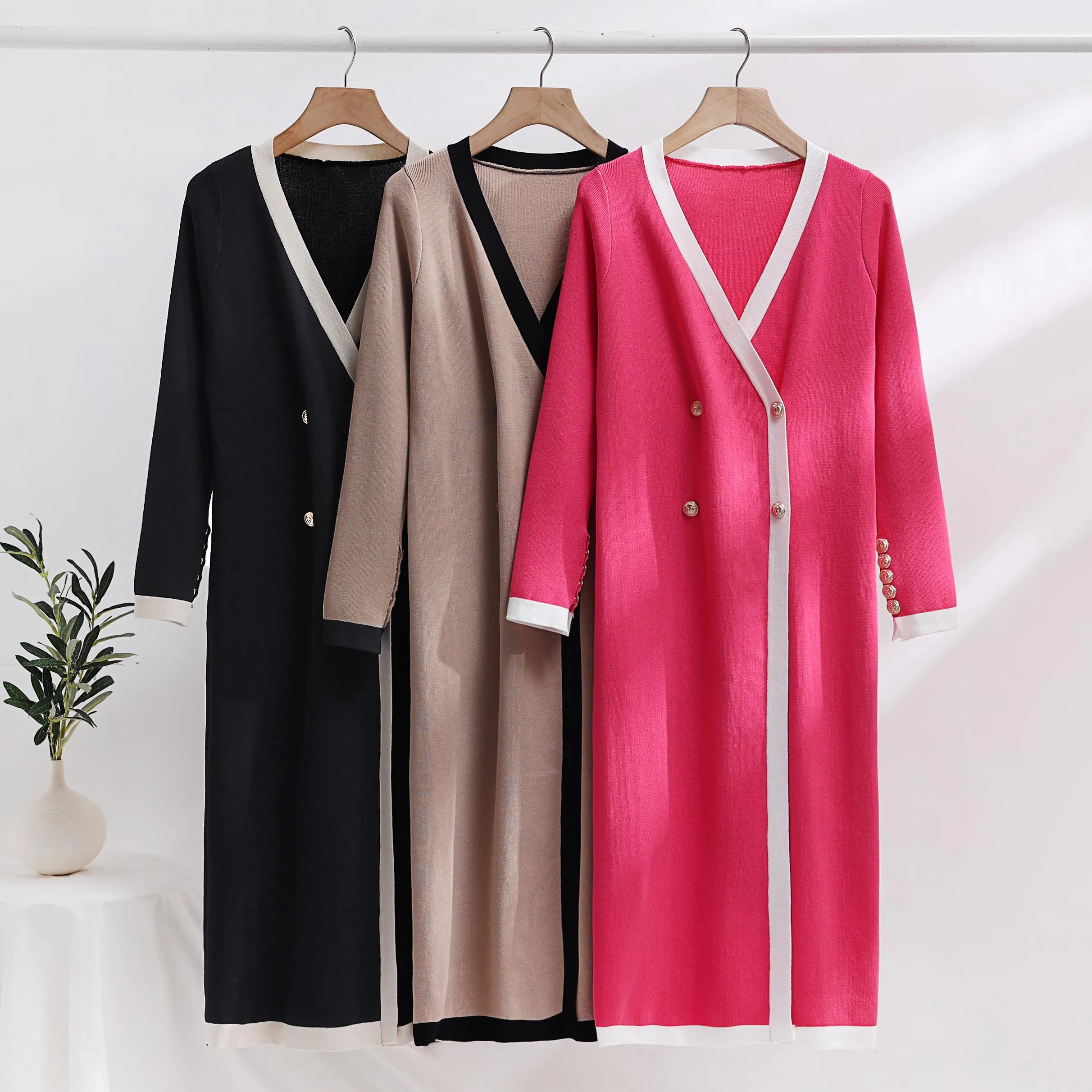 

Vintage France Women V Neck Rose Red Hit Color Knitted Dress 2023 Autumn Winter Double-Breasted Long Sleeve Loose Midi Vestidos
