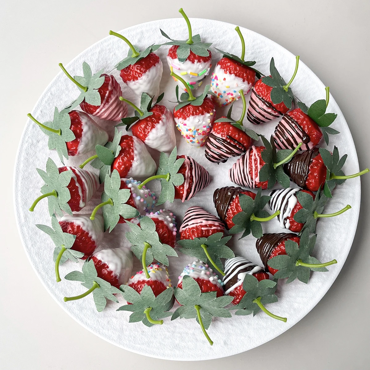3-Piece Set of Artificial Strawberry Models Various Styles of Fake Fruit Jam Fake Sugar Nedle Models Funny Toys