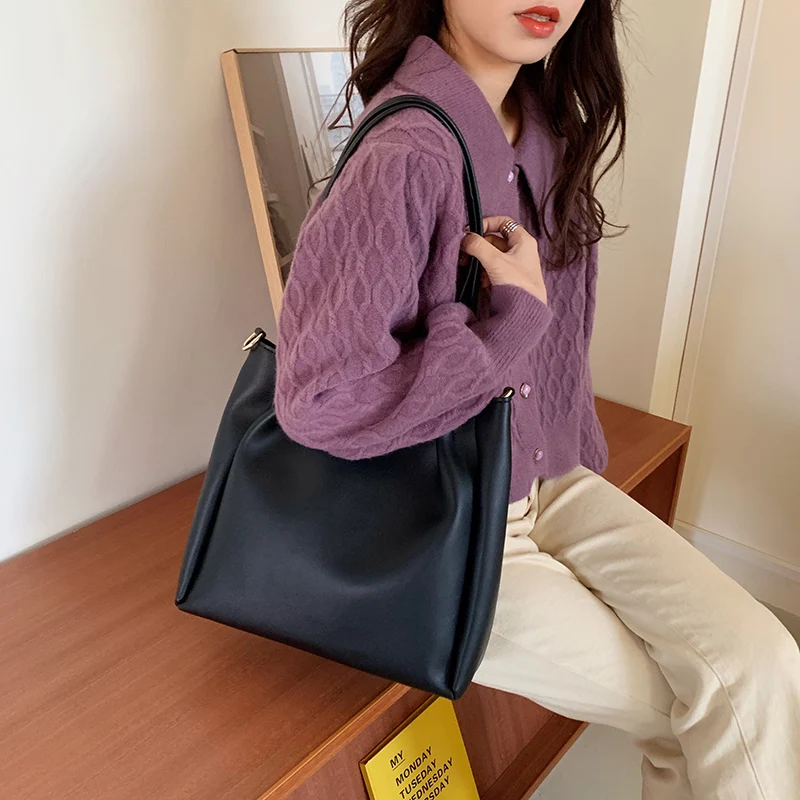 2022 New Female Retro PU Leather Shoulder Bag Women Trending Solid Color Crossbody Bag Solid Color Female Underarm Tote Bag