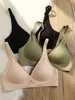 Wireless, seamless bras for women. Our push-up brasiere provides comfort and support, while the deep V design adds a touch of sexiness. Made with thin, invisible fabric, it's the ideal choice for those looking for a comfortable and stylish lingerie option.