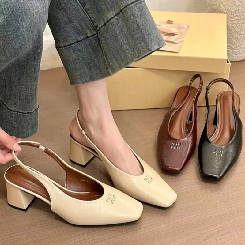 صنادل نسائية فاخرة أنيقة ومتعددة الاستخدامات بتصمي...