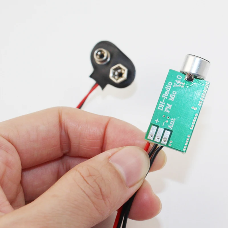 Description Picture 2 of itemFM-M01 Mini FM Transmitter Audio Listener Wireless Mic Audio Device Small FM Broadcast Transmitter Radio