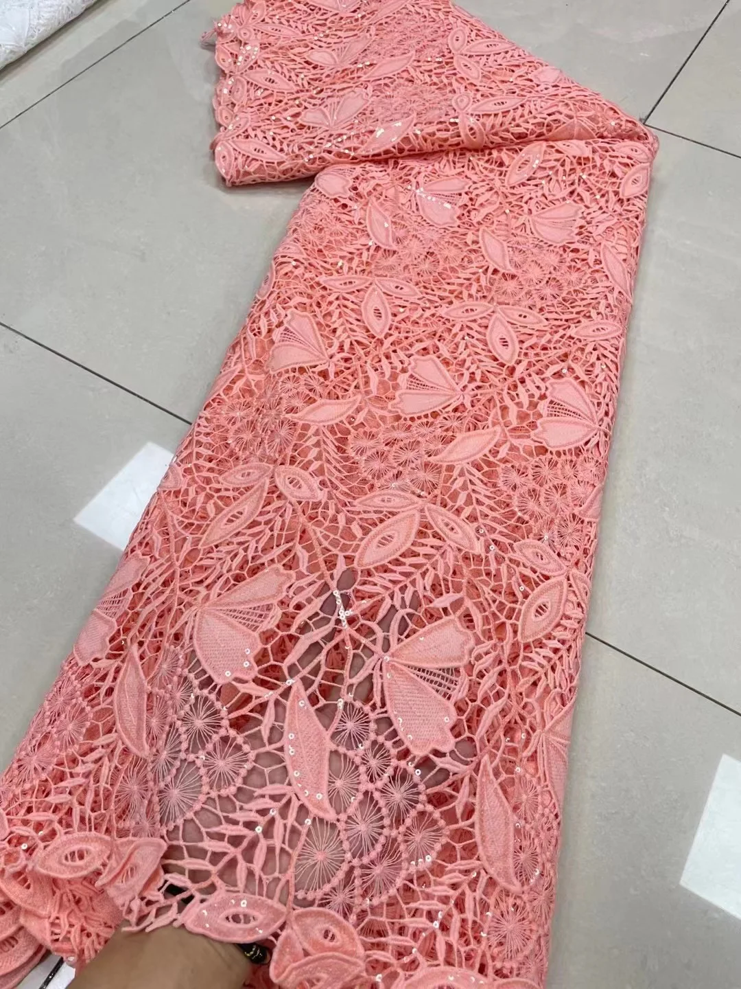 

Familiar African Guipure Cord Lace Fabric with Sequins 2022 High Quality Nigerian Lace Fabric for Birdal Wedding Dress JL51603