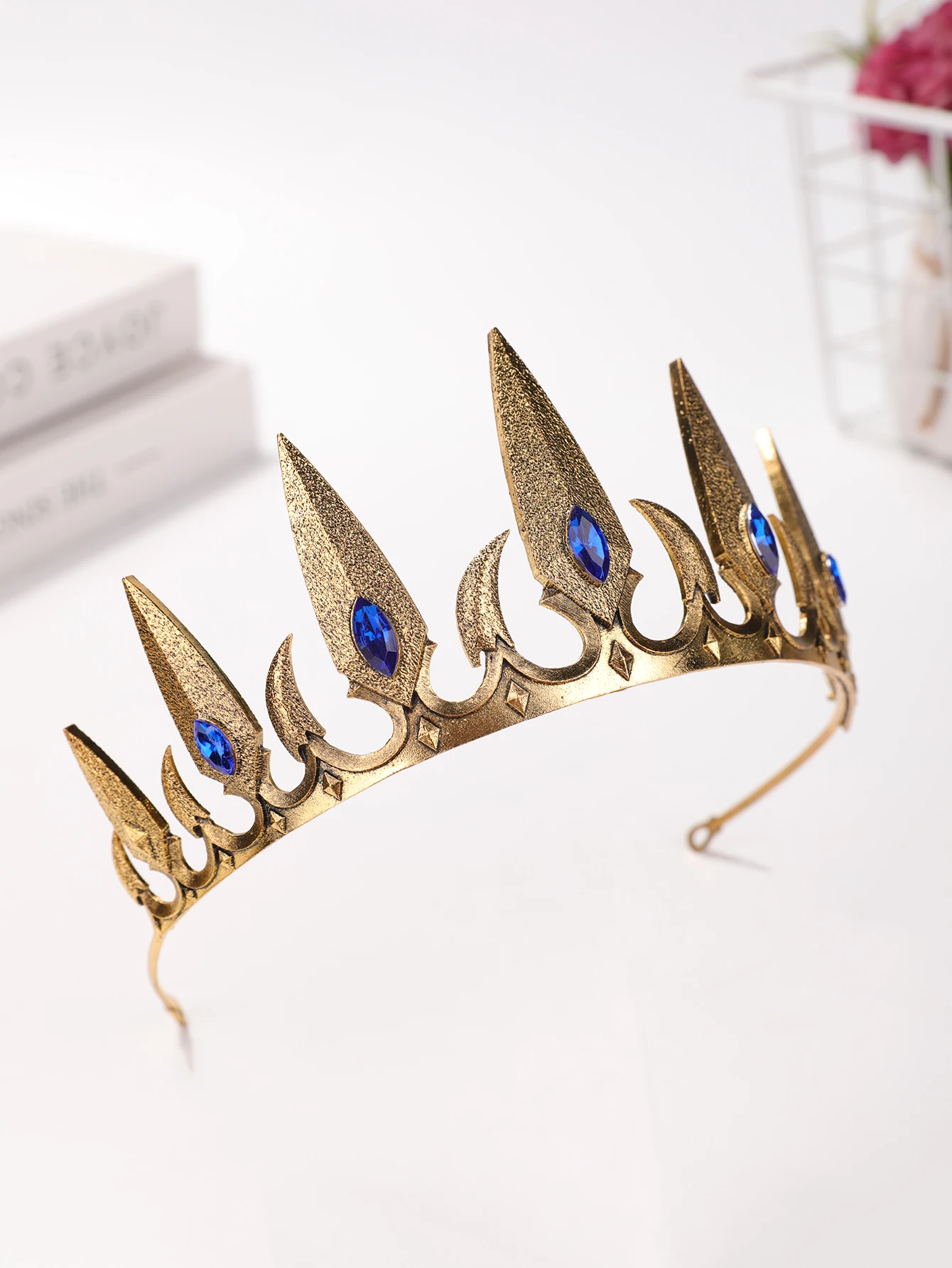 Queen's Court Retro-Krone, stilvolle Kopfbedeckung aus Metall für Männer und Frauen, ähnlich der Krone der Schneewittchen- und diebäumigen Stiefmutter – Detail 12