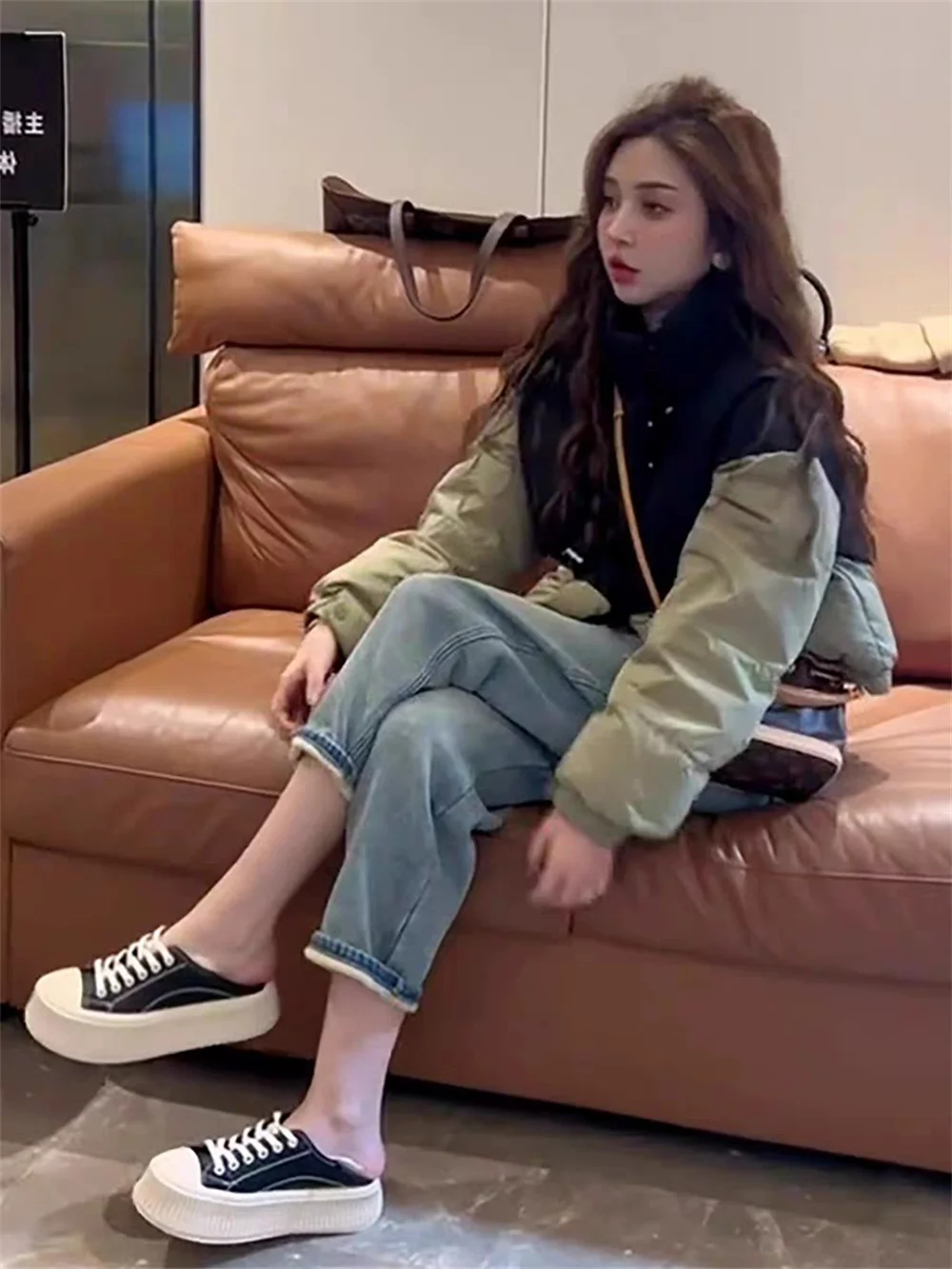 Korean Niche Contrasting Stand Up Collar Short Cotton  for Women in Winter, New Fashionable and Age Reducing Versatile Jacket