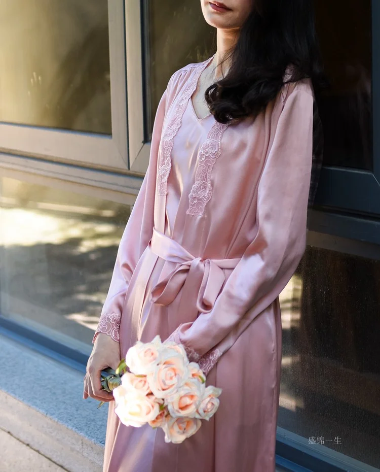 China Professional Manufacture Customized Pajamas Silk 100% Pure Womens Silk  Robe Girls Silk - China Silk Fabric and Silk Pajamas price