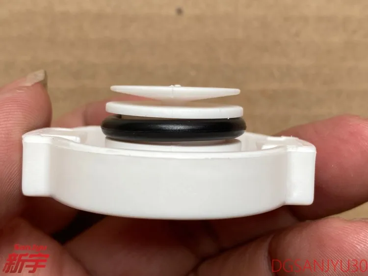 CAP P/S OIL RESERVOIR Outlander 2004-2006 Grandis pajero V73 direction of booster pump oil pot cover MR369155 power steering reservoir cap