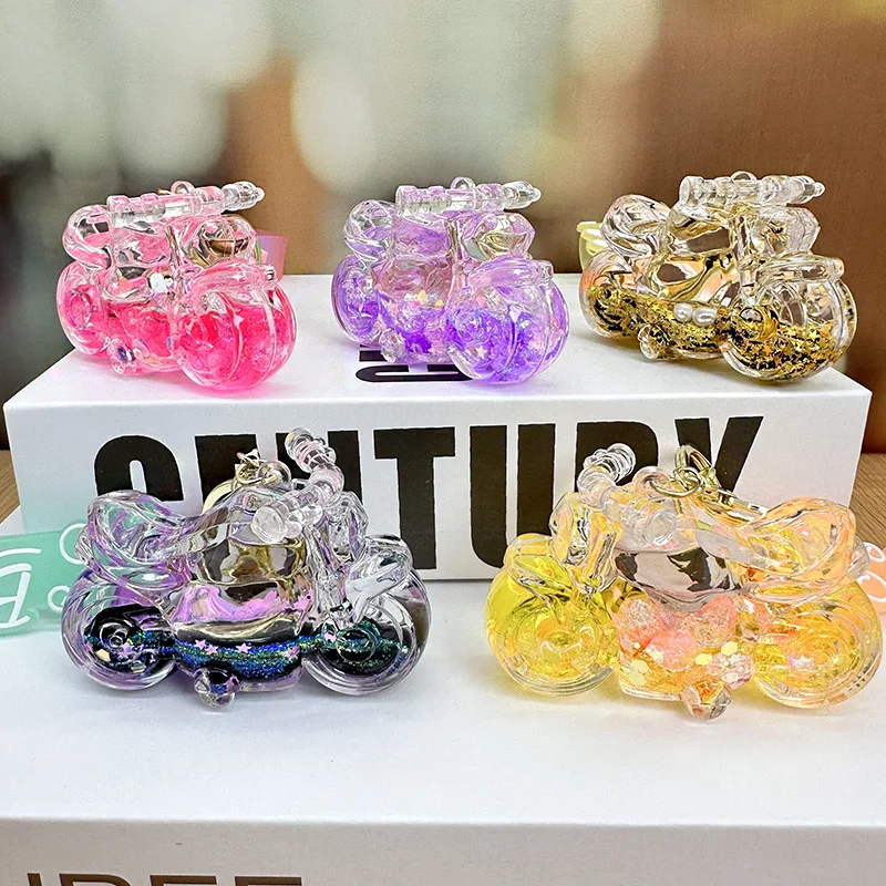 Metal Keychain Pendant for Women and Men